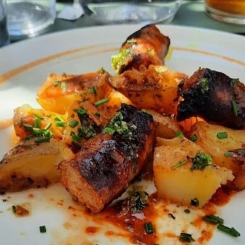 Intérieur d’un restaurant gastronomique à Tournefeuille: une ambiance élégante et accueillante